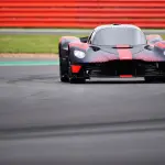 Aston Martin Valkyrie prove dinamiche a Silverstone