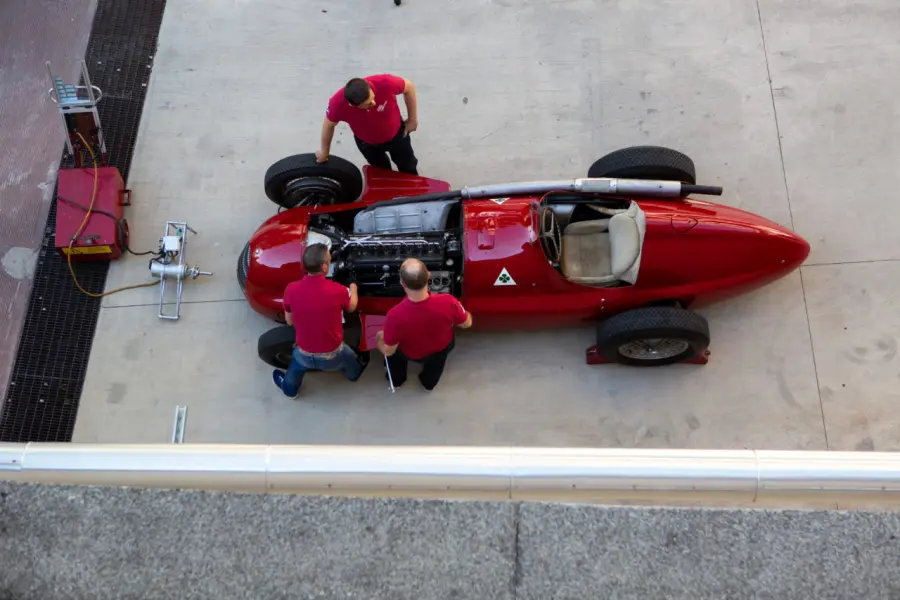 Alfa Romeo GP Tipo 159 Alfetta in parata a Silverstone