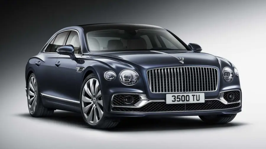 Bentley Flying Spur: ecco la nuova GT “muscolosa”