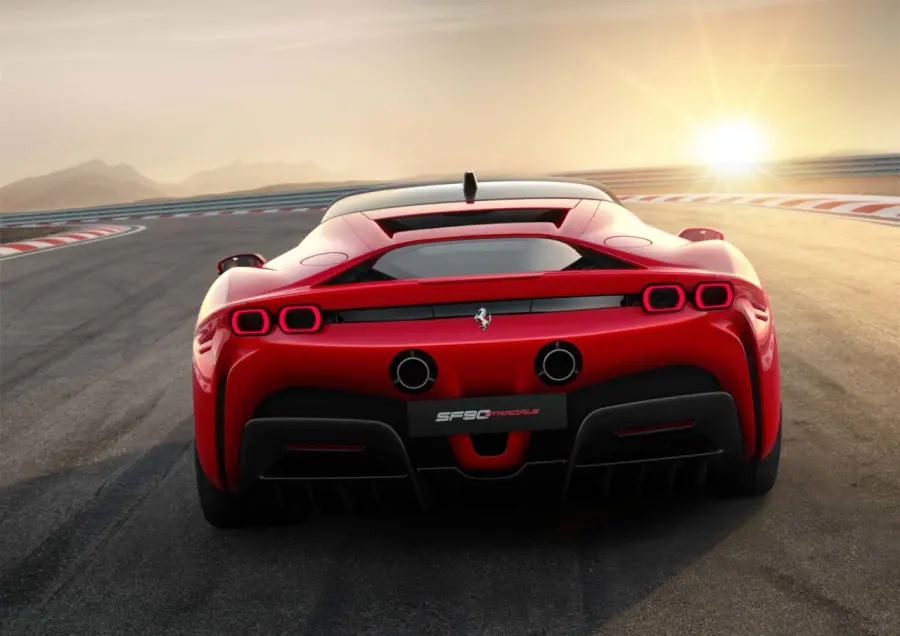 Ferrari SF90 Stradale, 1000Cv per il primo ibrido del cavallino