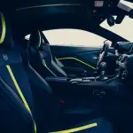 Aston Martin Vantage AMR, dura e pura per un piacere di guida unico