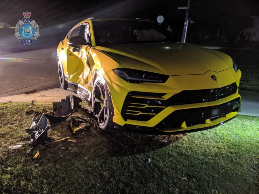 14enne ruba una Subaru Forester e si schianta contro una Lamborghini Urus